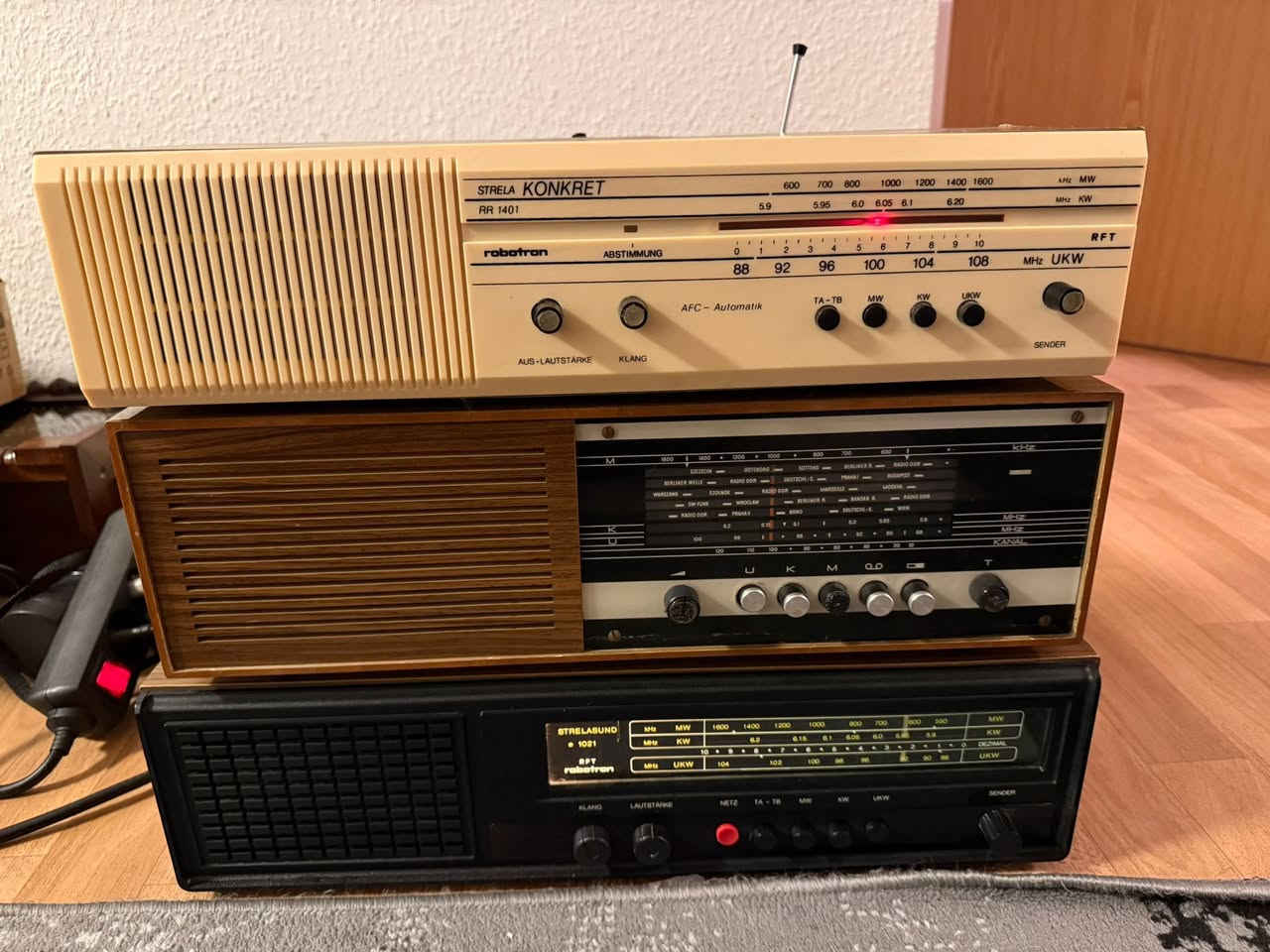 السلام عليكم اجهزه راديو واكرام عدد اثنين للبيع الانضافة 90 بلميه شغال FM
بنسبه الاكرام هو رادو هو اكرام السعر ع خاص وباقي التفاصيل عندي عدد اكثر من 25 قطعة ابيعهم شلعة تحياتي للجميع


**إذا كنت صاحب هذا الإعلان وتريد حذفه لأي سبب، رجاءا أرسل رسالة إلى الدعم الفني**