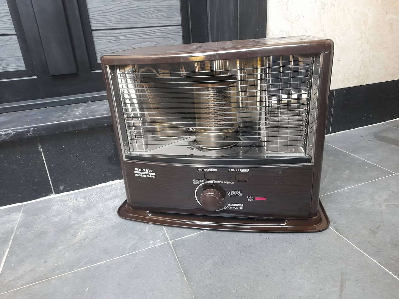 صوبه نفطيه نظافة 90٪ كرونا الاصليه بعده جديده استخدام كلش قليل ياباني الاوليات سعره 150الف وبيه مجال بسيط الي يريده يتصل واتساب
***********
