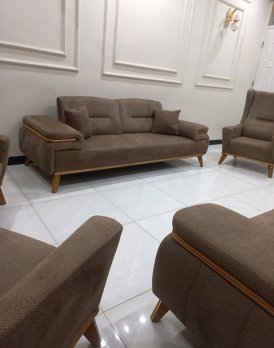 تخم تركي 10 مقاعد مودرن نضام سرير يدات سلايت قماش جيكور دير فريم ارجل زان سفج بولستر طبي نضافته ١٠٠% مبي اي ضرر اخو جديد  سعر... 700 وبي مجال بسيط


**إذا كنت صاحب هذا الإعلان وتريد حذفه لأي سبب، رجاءا أرسل رسالة إلى الدعم الفني**