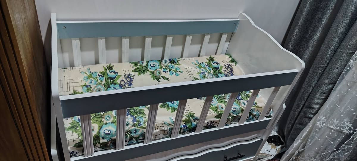 السلام عليكم كاروك طفل للبيع هزاز جديد استخدام 10 ايام جديد كلش لتواصل واتساب ***********
