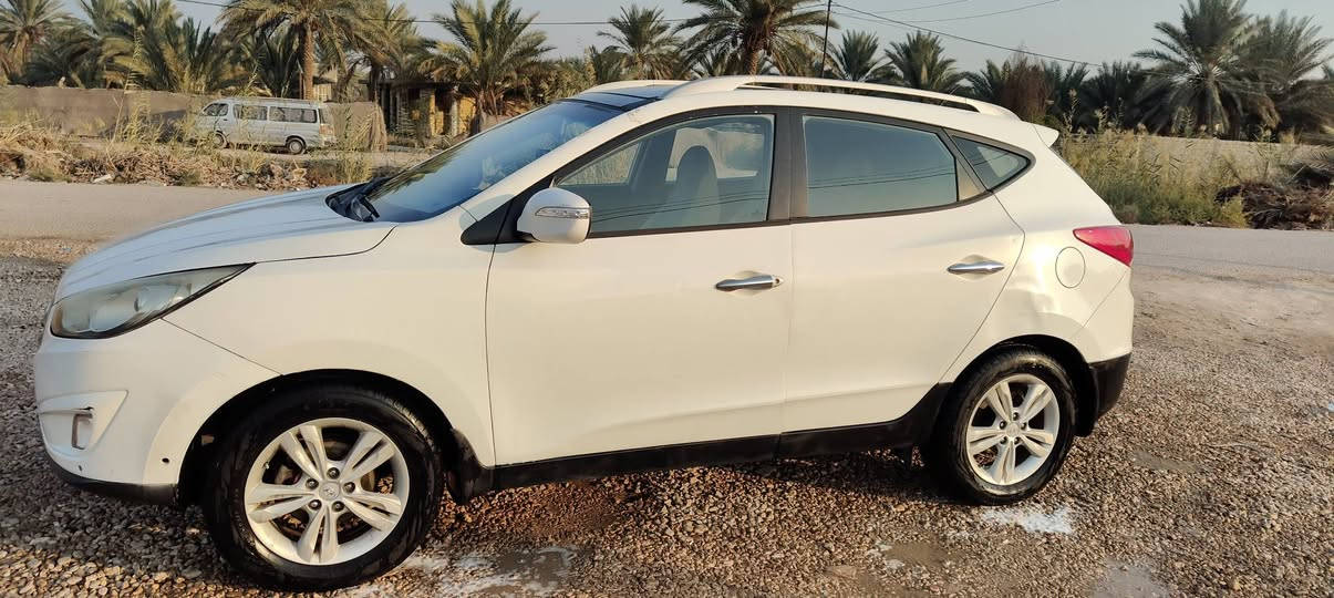 موديل 2011 خليجي بيع او مراوس حسب القناعه
رقم بابل 

ابيض 

فتحه

تحكم ستيرن

صدر امامي جديد

صدر خلفي  متوسط

مكينه2000 دوش

اشاير مري

تبريد ثلج

تدفئه شغاله

ضرر موضح بالسونار المرفق
 سعر110 وبيهه مجال بسيط
مكاني بابل

***********
