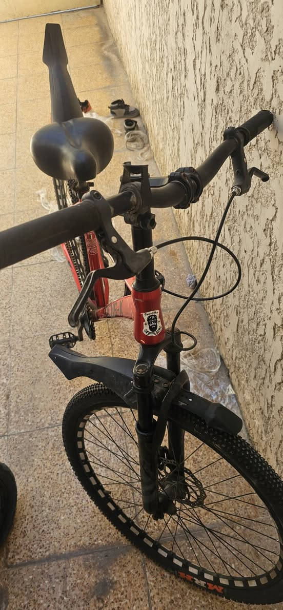 دراجة ماركةFOCUS موضحه بالصور 
موجودة بالنجف


**إذا كنت صاحب هذا الإعلان وتريد حذفه لأي سبب، رجاءا أرسل رسالة إلى الدعم الفني**