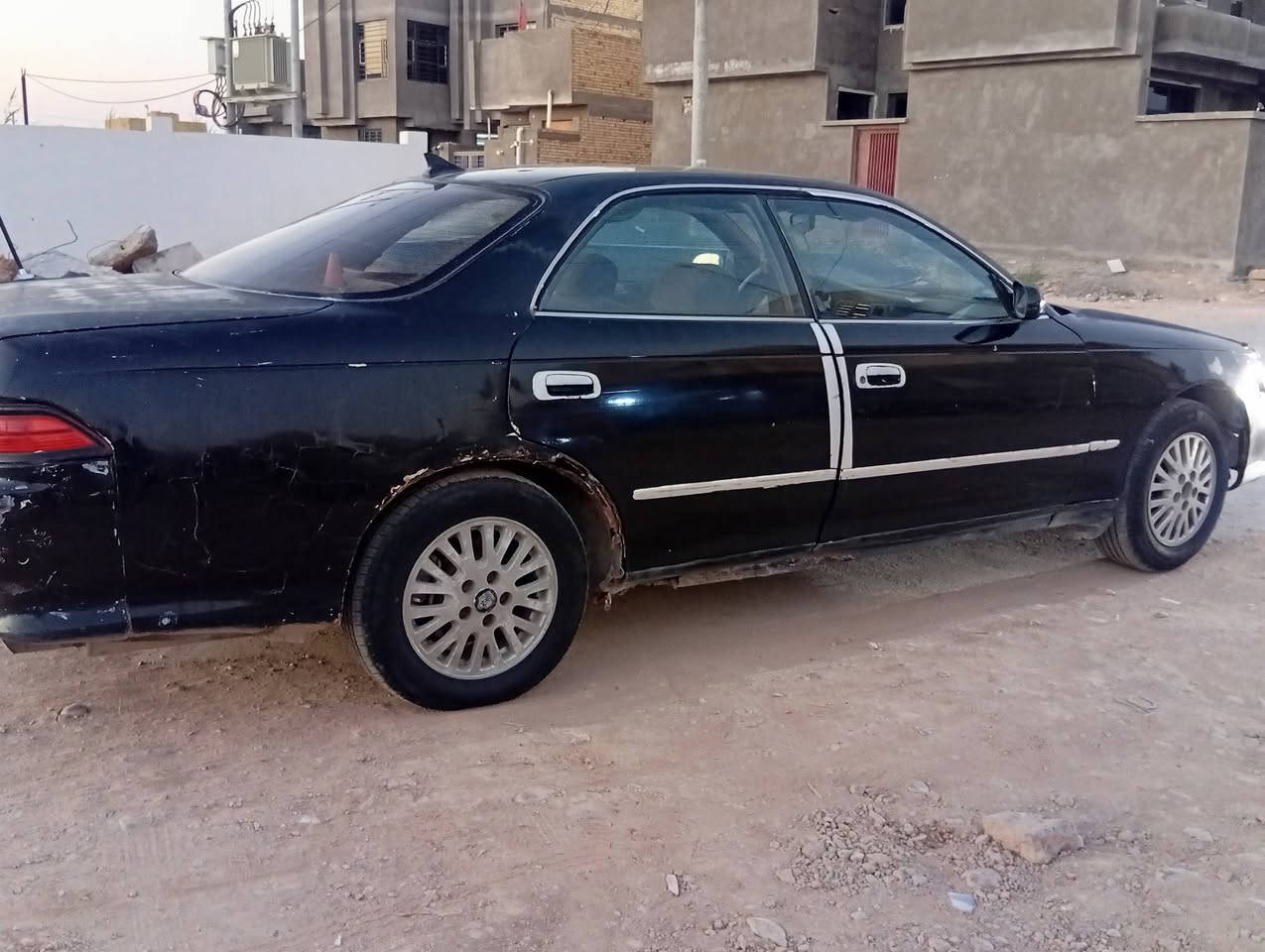 سلام عليكم سياره للبيع مارك نفخ مكفوله من لكصه ونغل جثه  كير ومكينه شرط مابين شي كهرباياته شغاله رقمه الانبار بسمي مشروع وطني مكاني رفاعي وسعره 32وبيه مجال ***********
