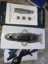 بروجيكتور LED • كرسي استرخاء • ماكينة حلاقة كهربائية