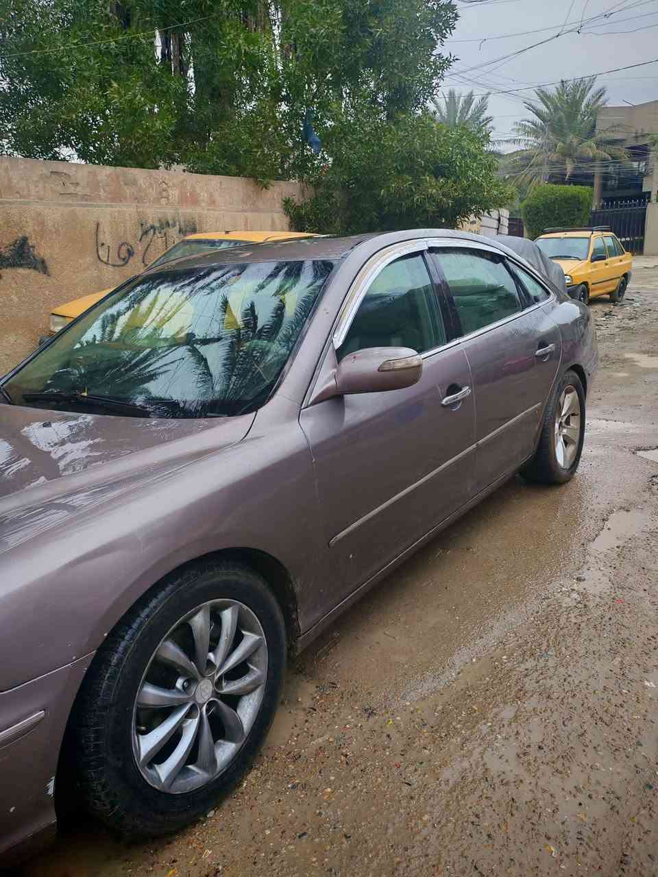 سلام عليكم ازيزه 2007  السياره لمتد فول مواصفات مصبوغه عام أثر طخطخات حادث جاملغ وبنين نفسن مصلحات بدون تبديل كير كايم محرك بي تبخير رقم بغداد سعل 60ورقه ***********
