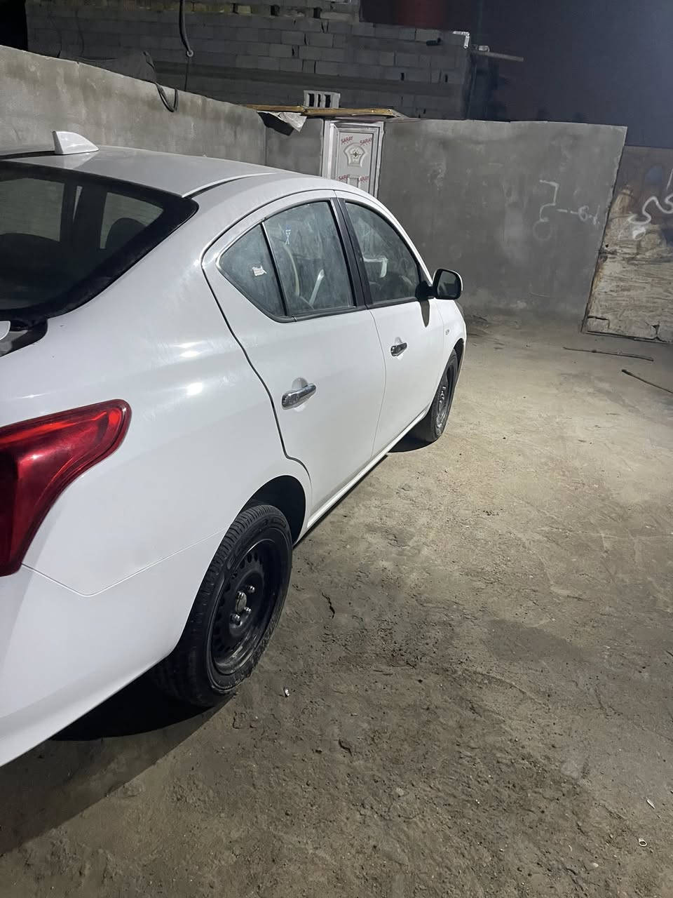 سلام عليكم سياره البيع نيسان سني هندي مديل 25 سياره زيرو ماشيه 11 بيع على صربته سعر 118 وبيه مجال قليل شراي نتصل /***********

