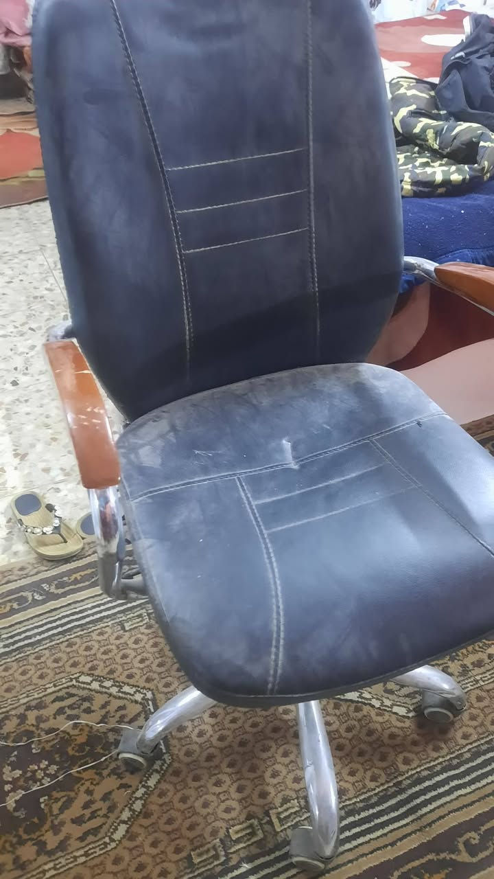 10 كراسي دواره مكتبيه عددهن 10سعرهم 250 مكاني شعب عندك غرفه للبيع اثاث راسلني ابيعهم االك


**إذا كنت صاحب هذا الإعلان وتريد حذفه لأي سبب، رجاءا أرسل رسالة إلى الدعم الفني**