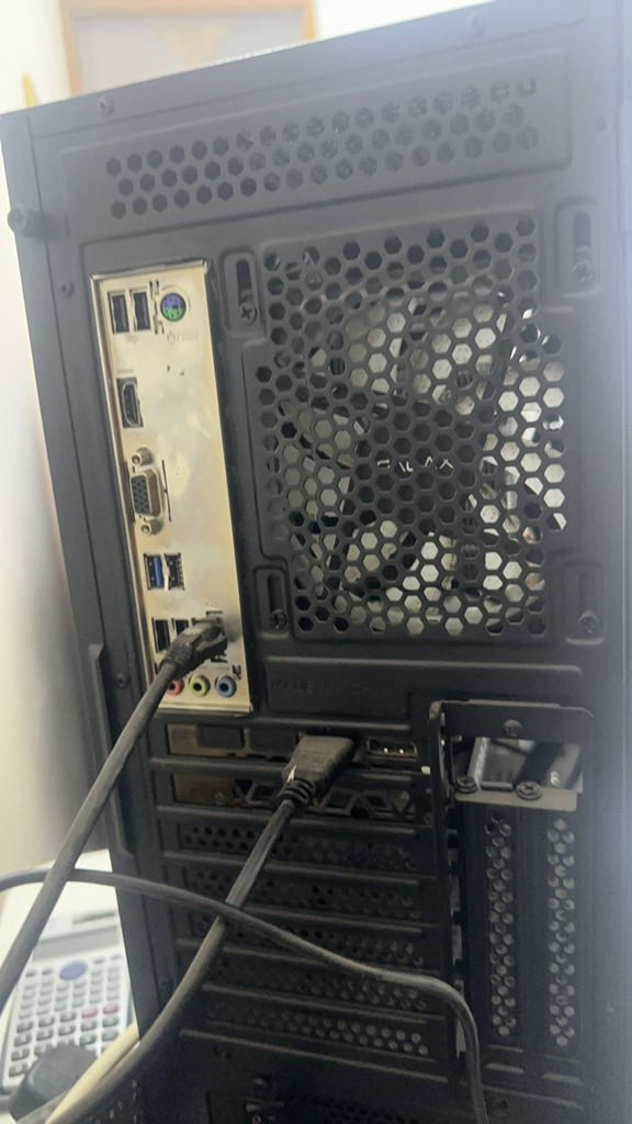 كيس كيمنك للبيع

Intel Core i5-13400F
ASUS PRIME H610M-K D4
16GB RAM (2×8) DDR4 3200MHz
GALAX RTX 4060 8GB OC
PNY 1TB M.2 NVMe
FSP Hyper K 700W 80+
GALAX Black ATX Case with 4 RGB Fans
Windows 11 Pro
استعمال جداً قليل
السعر 850


**إذا كنت صاحب هذا الإعلان وتريد حذفه لأي سبب، رجاءا أرسل رسالة إلى الدعم الفني**
