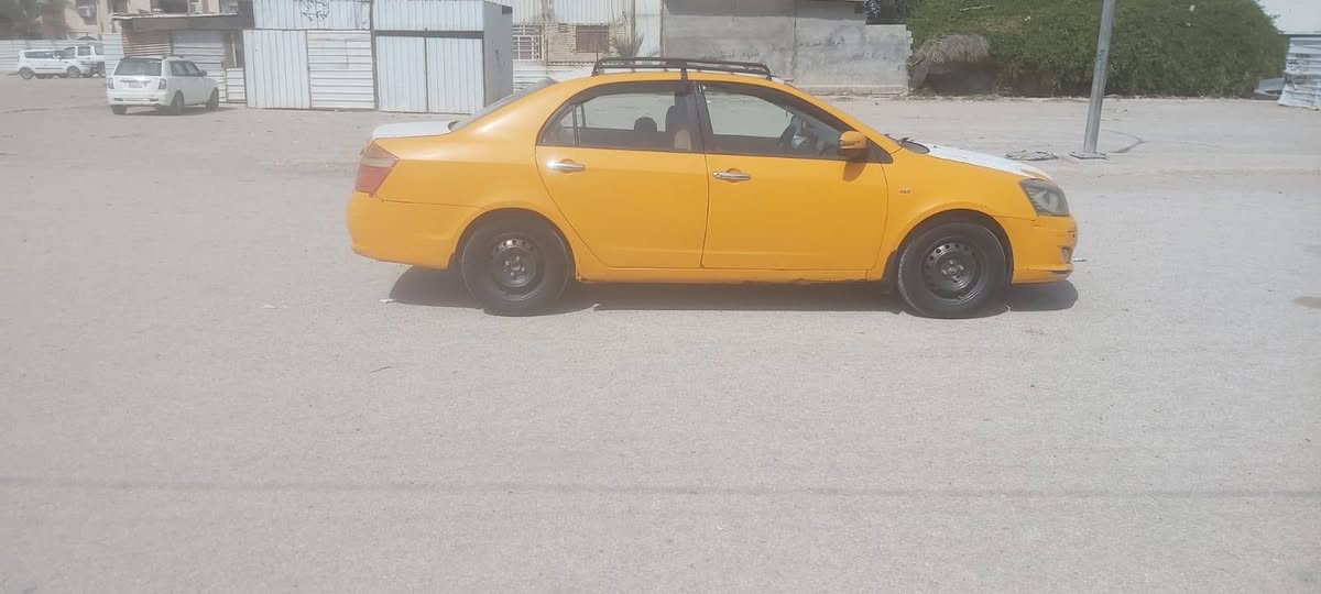 جيلي موبل للبيع سياره نضيفه كير مكينه تبريد بسمي مصفر من كلشي سعر 45 هاتف ***********
