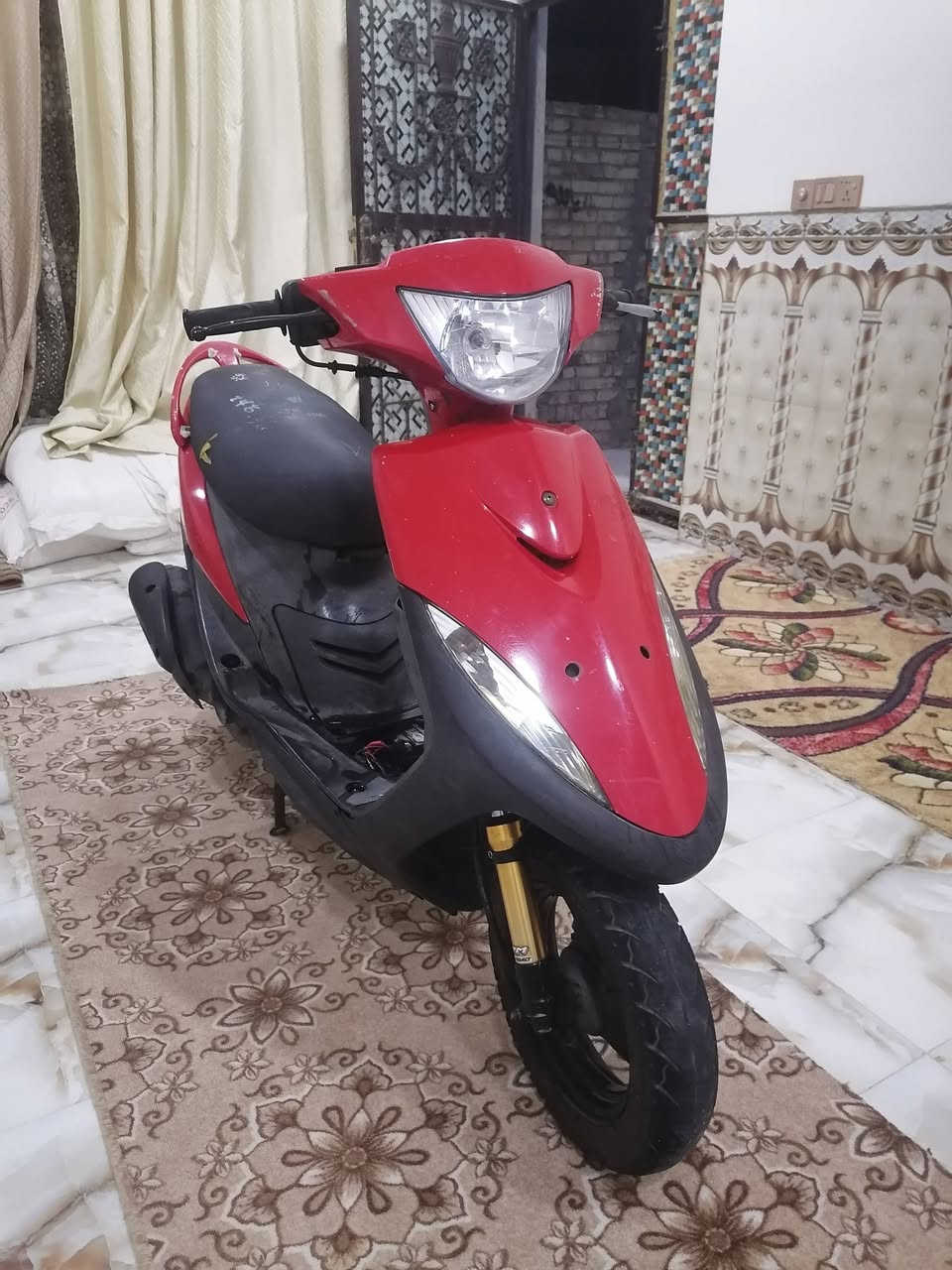 لبيع دراجه ماكس فول نضافه صاله اسبوعين من طلعته دراجه بيه تزويد كله اصلي بلادي صالنصه صجميه دبل امامي ودبل خلفي مكاني دوانيه قضاء عفك وهاذه رقمي ***********
