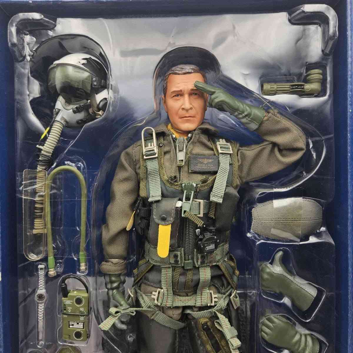 🔥 متوفر الان 🔥 
مجسم ELITE FORCE AVIATOR G٤ORG٤ W. BU$H US PR٤SIDENT AND NAVAL AVIATOR 
قطعة اصلية انتاج قديم ونادر جدا
انتاج شركة BLUE BOX ELITE 
قياس 1/6 (30 سم)
تفاصيل واقعية
مفصلي بالكامل
ملابس قماش 
ستاند للعرض 
الاضافات موضحة بالصور 
جديد بتقفيلة الشركة MISB
يوجد توصيل لكافة انحاء العراق 🚕🚀🛵 
رابط فيديو توضيحي على اليوتيوب:
https://youtu.be/fH_0ttN6S84?si=9sziZRg-mniTqdUQ

الجيل الاول للمجسمات والمصغرات First Generation for figures & collectables كل جديد وحصري ونادر 🔥 

رابط صفحتنا على الفيسبوك :
https://www.facebook.com/share/1E9hnYXB1Z/

رابط صفحتنا على الانستكرام:
https://www.instagram.com/first_generation_figurs?igsh=MWY0dTY1ZHF0N2d2ZQ==

رابط صفحتنا على التيك توك :
https://www.tiktok.com/@mazin.alqaysi?_r=1&_t=ZS-91RnWLwvpVE


**إذا كنت صاحب هذا الإعلان وتريد حذفه لأي سبب، رجاءا أرسل رسالة إلى الدعم الفني**