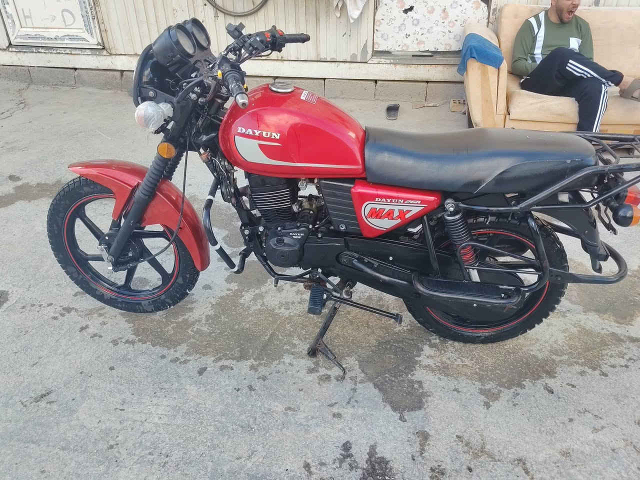 السلام عليكم
دايون نفخ أوراق 2021   (مكتب حسين) 
محرك 150c جاهزه من كلشي
السعر 1500.000 وبيه مجال
المكان كربلاء الروضتين ***********
