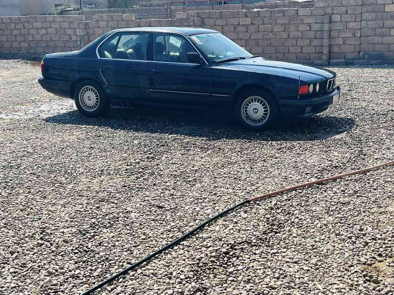 اسلام عليكم من رخص مدير الكروب
بي ام 730  
موديل 1991
كير مكينه كله شرط 
صدر امامي خلفي كله شرط ويل جديد جديد تاير جديد باتري جديد   
طخم امامي خلفي جديد 
كهربيات السيارة كلها شغالة 
المكان قريه الاجمسه ***********
