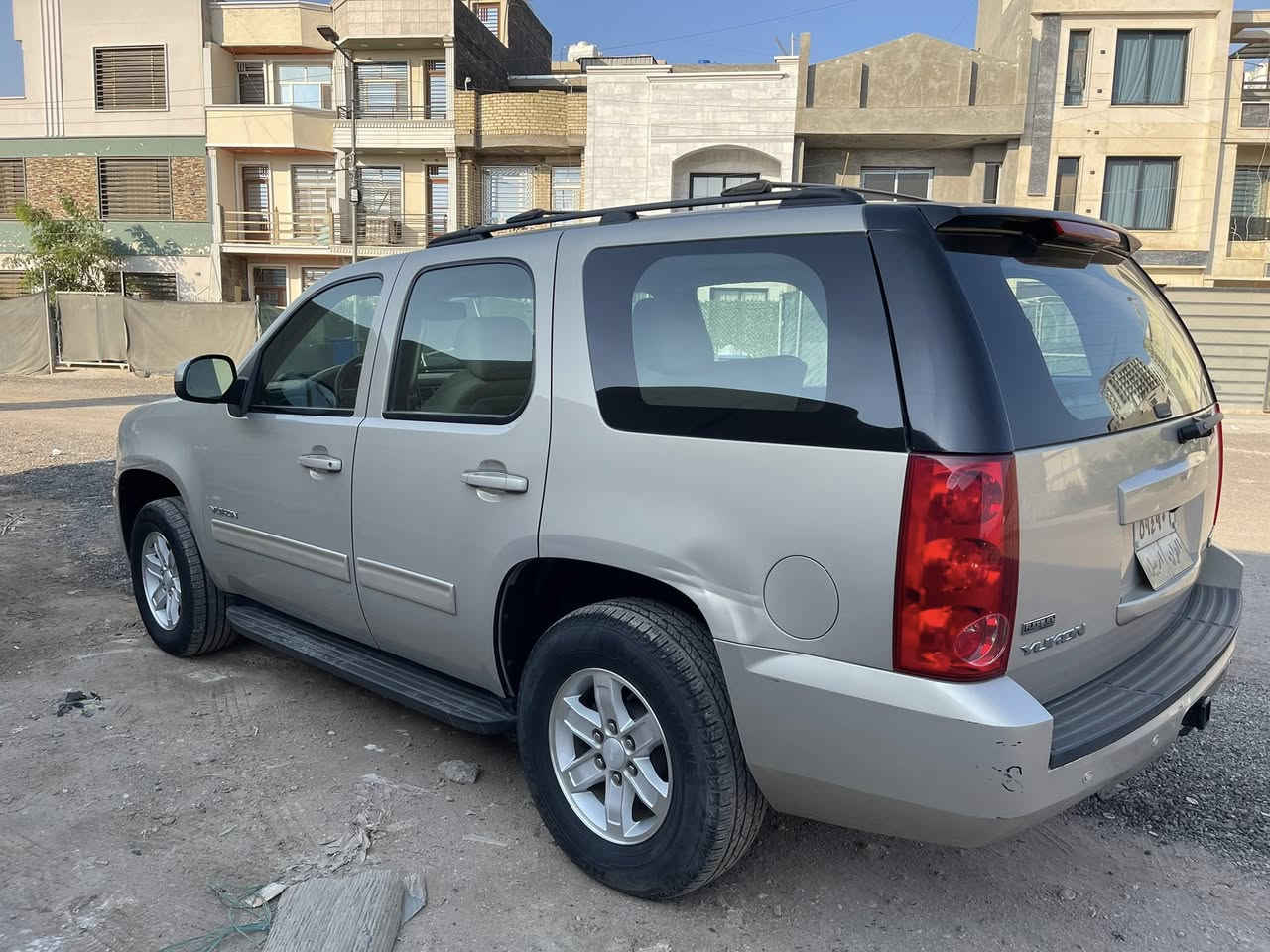 السلام عليكم 
جمسي يوكن موديل 2011 خليجي 
بدون حادث مكفول من الضربة 
السيارة ماشية 121.000 وقابل للزيادة
موصفات
كرسي السايق كهرباء
واشارة ب المراية
مكينة مكفولة 
الكير مكفول
والسيارة موضحة ب الصور 
اي شي يخص المرور غرامات تجديد سنوية كله يمي
سنويه سقطت شهر الخامس الراح 

تتواصل ***********
وتشرفني وتنورني الي يخابرني واليجيني 
السعر 20.500 $
والسوك كلشي بيه بس تبقى النظافة اهم شي 
صدر السيارة ممفتوح ابد
