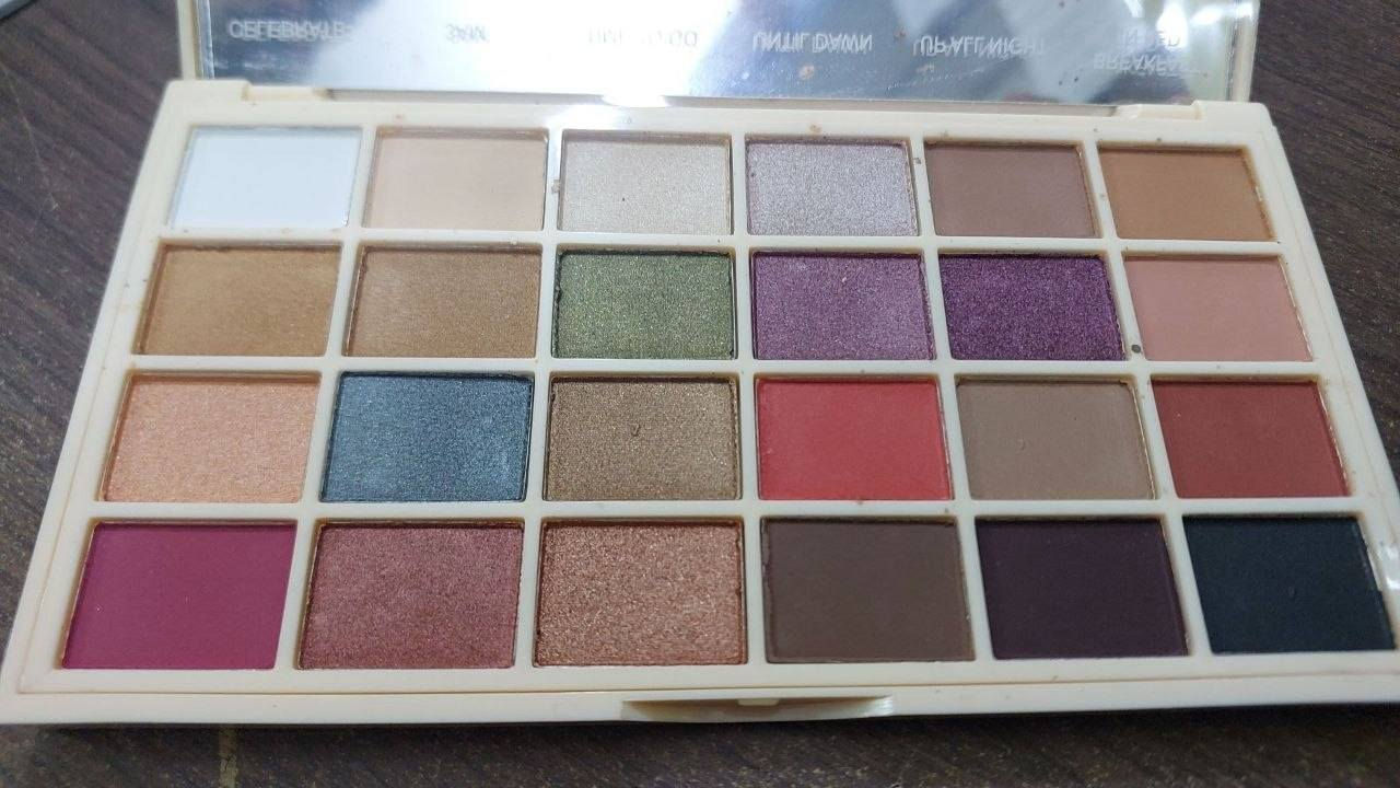 بـاليت شدو ريفليوشن ⭐ 💗🫧 X سوف الترا🧁🌠☁ (Revolution X Soph Ultra Eyeshadow Palette).
يحتـوي على 24 لـون
الـوان الشـدو ترابيـة مـات وگلتر 
الوان تجنننن روعه ترابيات سموكي
منـاسبة لجميـع الاوقات 
شـدو مات لازم يكون متوفر عند كل بنوتة 
🥹💗 الثباتيـة كلش حلوة ولفتـرة طويلة 
#اطلب_الآن


**إذا كنت صاحب هذا الإعلان وتريد حذفه لأي سبب، رجاءا أرسل رسالة إلى الدعم الفني**