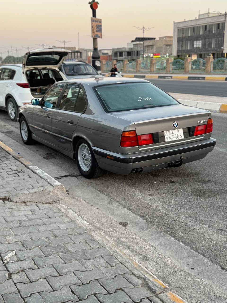 سلام عليكم شباب بي ام 525اصل موديل 91رقم بغداد بسمي سنوية 31هزة جديدة سيارة حلوة بدون ضربه كلا بيها جديد تبريد ثلج سعر 72بيها مجال مكاني ديالى بعقوبة ***********
