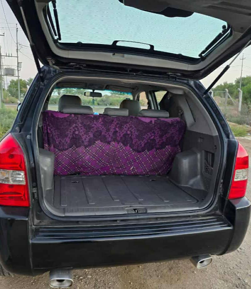 السلام عليكم للبيع توسان موديل 2008 وارد أمريكي ضربته جاملغ أمامي وبنيد بيه قطع صبغ صدر أمامي جديد وزوج تايرات جدد تبريد ثلج تدفه مكينه وكير خير من الله محرك 2000دوش 
مكان /واسط /قضاء الحي 
السعر 93 وبيه مجال حك الجيه
***********
