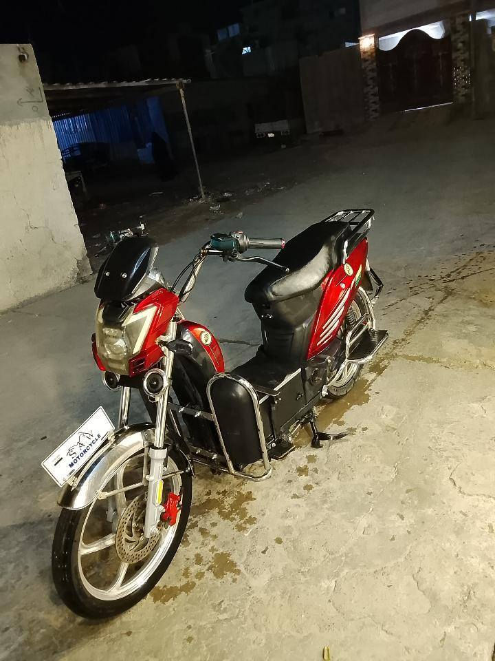 سلام عليكم ماطور شحن السعر 700 وبي مجال وشراي يتصل على رقم ***********
