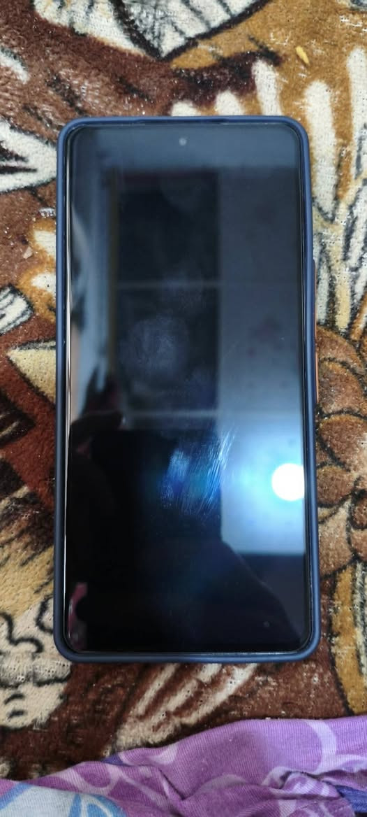 تكنو كامون 20 برو ذاكرة/256/8 60 فريم
مبدل شاشه والضهر مفطر مثل متشوف مامأثر
ملحقات فقط شاحنه الاصليه للبيع والمراوس 
شعدك نزل  سعر130


**إذا كنت صاحب هذا الإعلان وتريد حذفه لأي سبب، رجاءا أرسل رسالة إلى الدعم الفني**