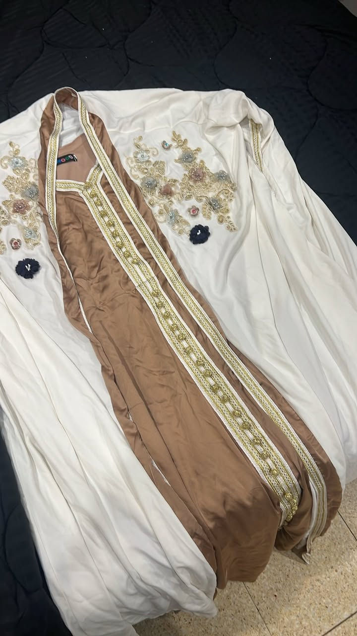 السلام عليكم عندي هاي الفساتين للبيع والابيض وياها حتى الحذاء هديه كلش نازك مال مهر بس عفيه  الي جذابه وتدور حجي وساعه تكعد تسال وبعدين تختفي واشك هم ولد لا يدددخلون


**إذا كنت صاحب هذا الإعلان وتريد حذفه لأي سبب، رجاءا أرسل رسالة إلى الدعم الفني**