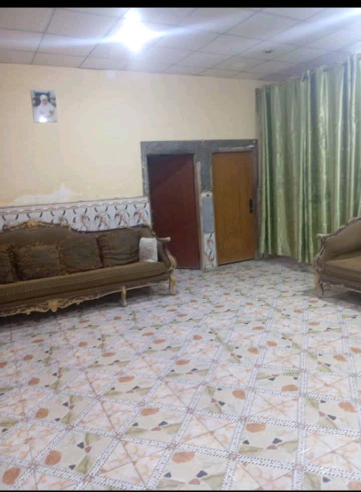 بيت للبيع المربد الجديد مقابل شداد الفارس مساحه 400متر خطين ماء 5غرف وديوان وحمام داخلي وخارجي سقف كونكريت وبي بير رتواز السعر 85وبي مجال ***********