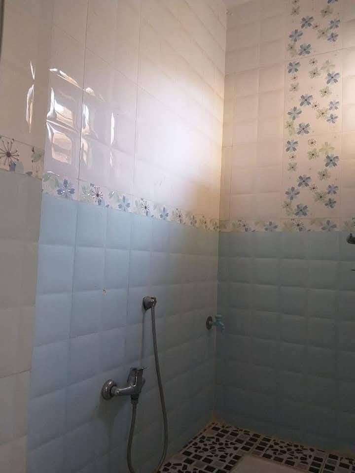 السلام عليكم
شقة للايجار مكونه من غرفه وصالة ومطبخ وصحيات منفصلة بناء حديث و مساحتها 80 م  وايجارها قفل 350 
والعنوان حي النقيب قرب مدارس الوارث التابعة للعتبة 
وللاستفسار الاتصال على الرقم التالي  ***********
