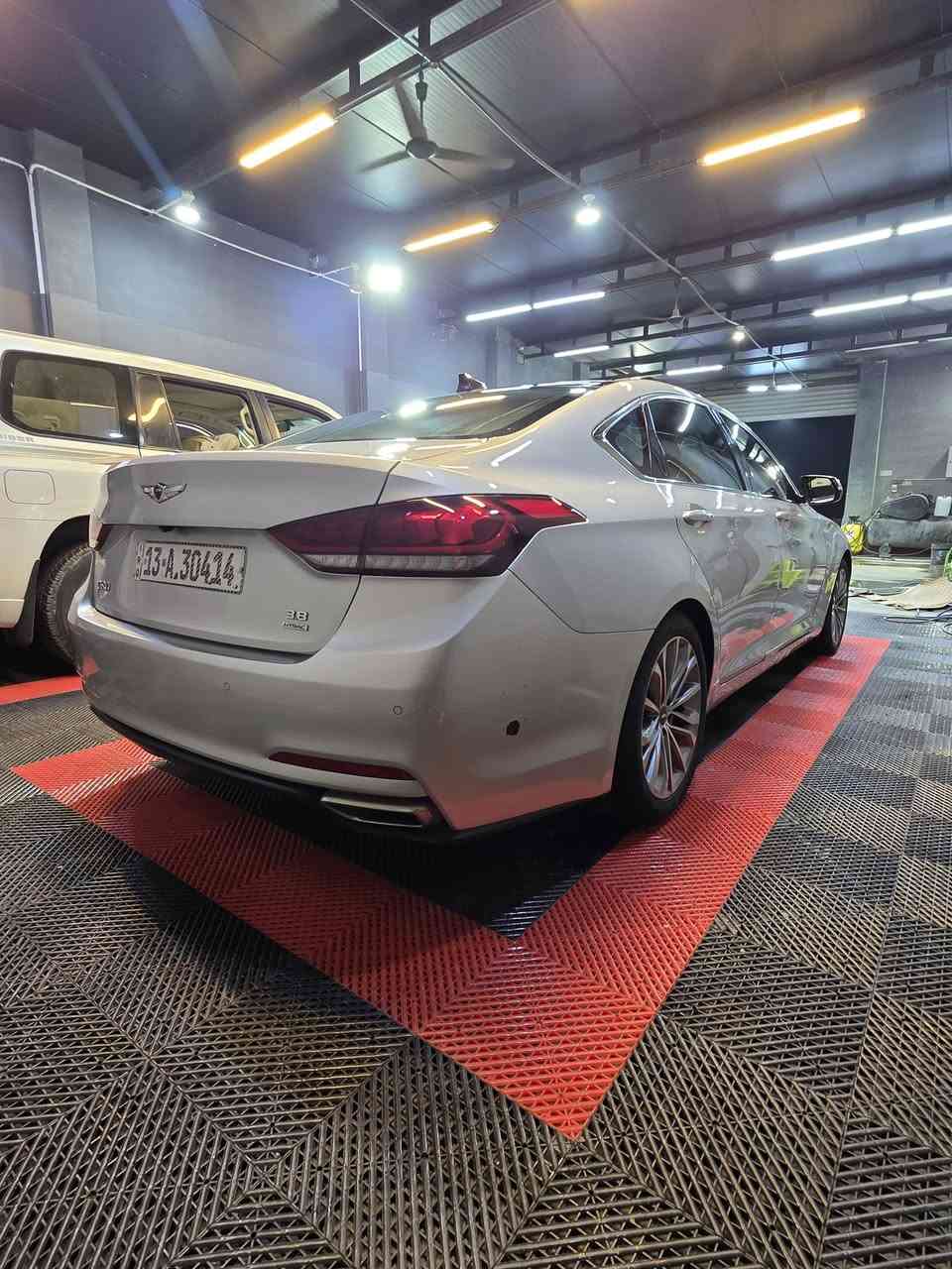 السلام عليكم 

جينسزز G80 2017

حادثها جاملغ امامي مثل ما موضح بالصور

فول مواصفات 

بإسمي تحويل ثاني يوم 

كار بلي

رادار امامي 

توقف ذاتي

تحديد مسار

قيادة ذاتية

ستيرن تدفئة

كشنات تدفئة وتبريد

مري شفط

وباقي مواصفات الجينسزز المعروفة

سنوية وهزة جديدة

رقم انگليزي جديد

مكان السيارة ميسان / العمارة / عواشة

 السعر 165 ورقة 

 باقي التفاصيل ماسنجر او على الرقم

***********
