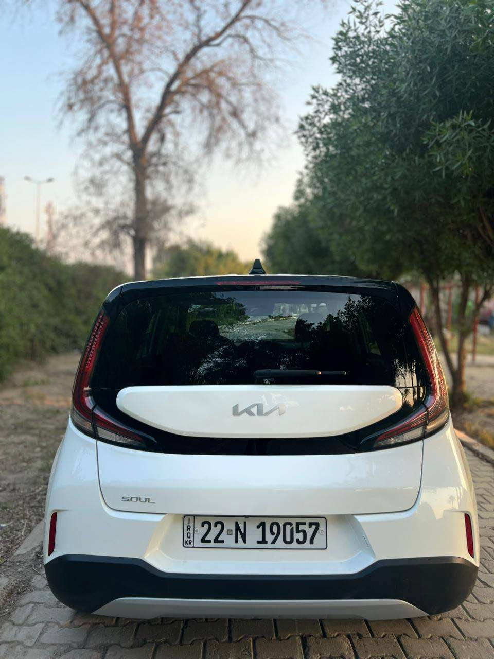 كيا صول موديل 2023
رقم اربيل ترقيم جديد تريد تحويل تريد وكاله حاضر
موصفات
 فول تحكم ستيرن 
رادار امامي 
رادار خلفي
رادار جانبي
نقاط عمياء
تحديد مسار
وضعيات قياده 2(NORMAL,SPORT)
دشبول دجتل 
توقف ذاتي
كامره خلفيه دواره
ويل گب
محرك 2000 دوش
شواصي كير محرك السياره كلها كفاله
صبغ بنيد فقط
*********** بغداد, العراق
