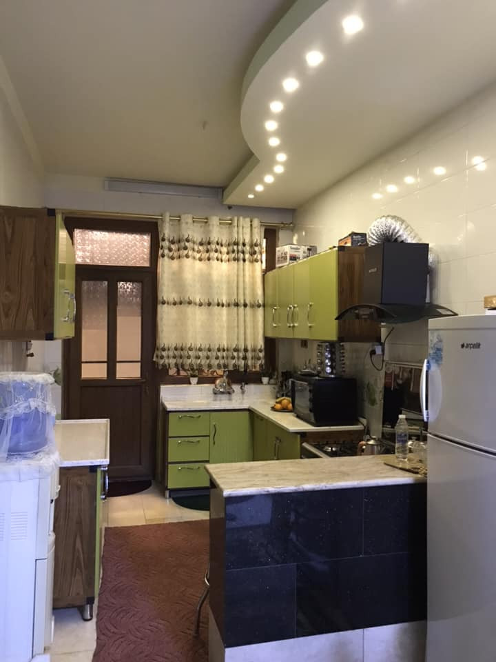 للبيع دار  او مراوس بناء درجه اولى
 المنصور. حي العربي قريب للجوازات
 مساحه ١٢٤ متر جبهه 7.30 م
بناء 2019
دار بناء حديث ممتاز يتكون من ثلاث غرف نوم+ استقال + حولي + مطبخ + ٢ حمامات + كراج وحديقه ارضيه مرمر وابواب صاج وشبابيكPVC درجه اولى
الطابق الاول 
كراج وحديقه واستقبال ومطبخ وحولي وغرفة نوم وحمام ومناور عدد ٢
الطابق الثاني 
٢ غرف نوم + بالكونه + حولي + حمام 
الطابق الثالث 
بيتونه سطحين للاتصال ***********
