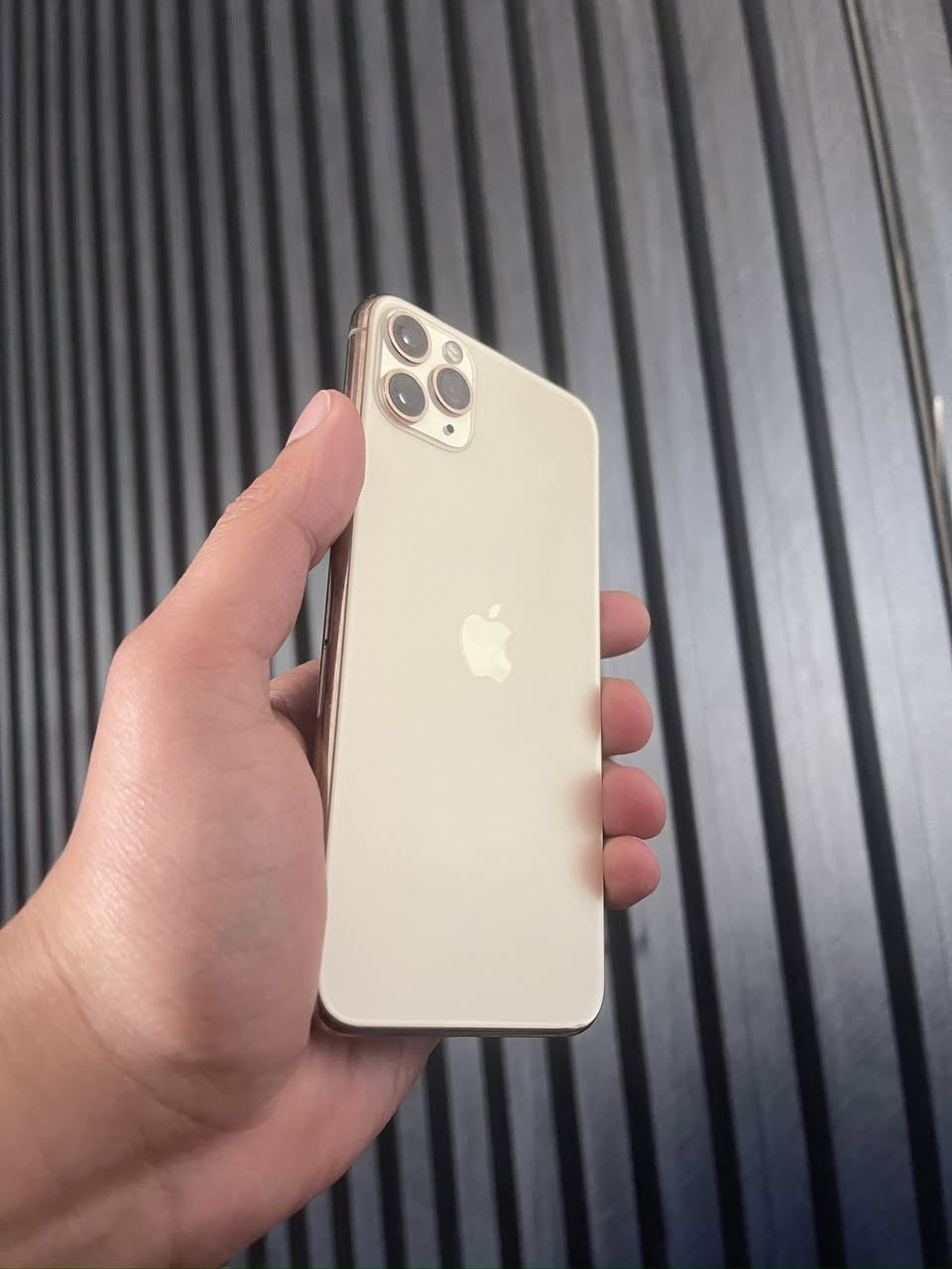 11 برو ماكس مبدل شاشه وبيهه ضعف بل أناره بس تشتغل ولمس طبيعي بس مرات يصير ضعف بيهه  فيس ايدي شغال نت اتصال كامرات كله شغال السعر 250 وبيه مجال


**إذا كنت صاحب هذا الإعلان وتريد حذفه لأي سبب، رجاءا أرسل رسالة إلى الدعم الفني**