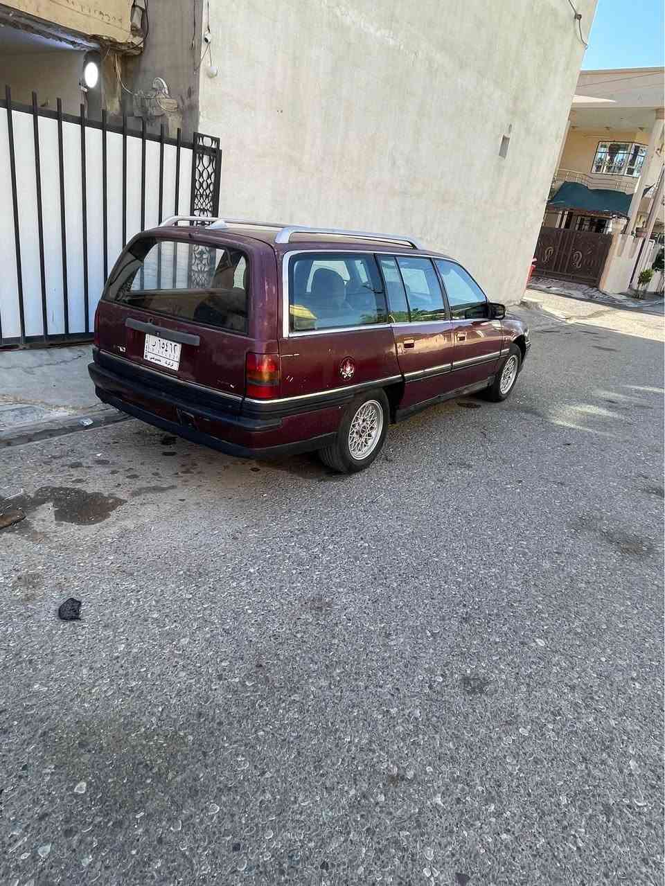 سعر 22 بي مجال 
اوميكا محرك 20 شرط لا صرف ولا صوت 
كير عادي شرط سنويه عاج منتهي شرط تحويل وكاله صدر امامي خلفي جديد كاردن اكسل كلهن جديد مبدلهن  اربع تايرات جديد مبدلهن
كهربات كامل شغال  حادث ما بيه 
بيه بس هلات معمره 
مكاني كركوك. *********** 
مكلف بل نشر خابر صاحب كركوك, العراق
