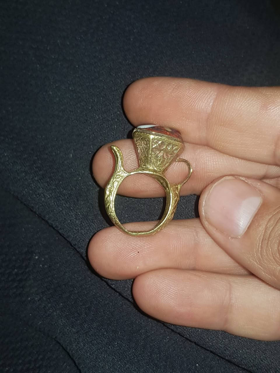 اشياء قديمه مالات جدي الله يرحمه ومحتفض بيهن اريد ابيعهن وعندي سبح ٢ وخاتم سليماني قديم


**إذا كنت صاحب هذا الإعلان وتريد حذفه لأي سبب، رجاءا أرسل رسالة إلى الدعم الفني**