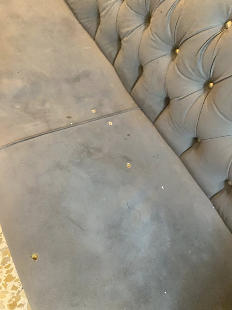 ديوان لبيع 7 مقاعد اضرار بل صوره موجوده ورجل وحده ماكو فقط السعر 120


**إذا كنت صاحب هذا الإعلان وتريد حذفه لأي سبب، رجاءا أرسل رسالة إلى الدعم الفني**