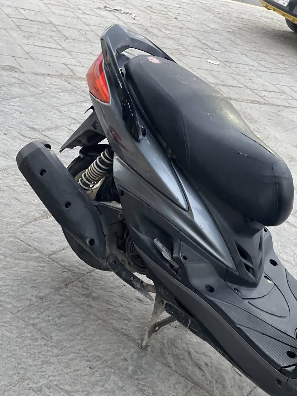 سكنس فحل رمبه (كفاله عامه) نوزل خطين طلاعات (وكالة)  
صالها ٢٣يوم من نازله رمبه كفرات بلادي مكينه برغي ممفتوحه بيها ميحتاج بعد اسوالف هيه رمبه كهربيات كلها شغاله كيلو متر كيج سرعه الرون عداد سرعه البانزين دشبول ٧الوان مدفوع كمركها دراجه ايي نقص واحد مابيها ايي برغي بلدراجه كلها ما مفتوح شسوالف قليل بحقها لين هواي سوالف مذاكرهن بعد بل دراجه السعر ٧٧٥ وبيها مجال كلش كلش بيسط العنوان بغداد الاعطيفيه قرب مقهى البيروتي الاتصال على هاذ رقم ***********
