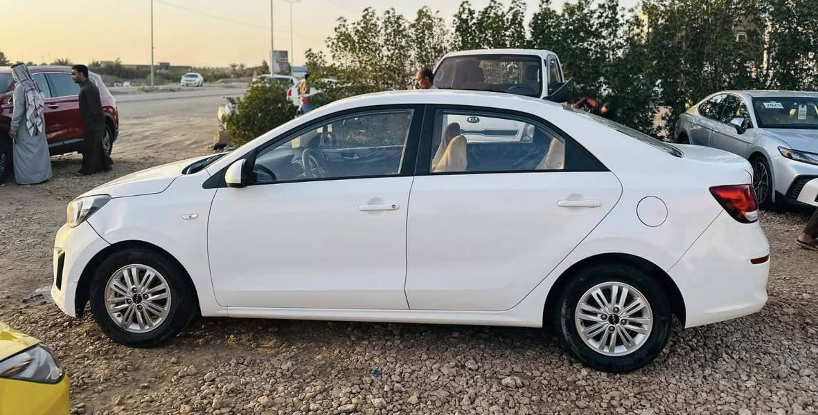 كيا بي جاس خليجي موديل 23معوقين مثنى بيه رش قطعتين سعره 100وبيه مجال شراي يتصل مكان سيارة معارض الرميثه عالشارع العآم معرض احمد آل شمران ***********
