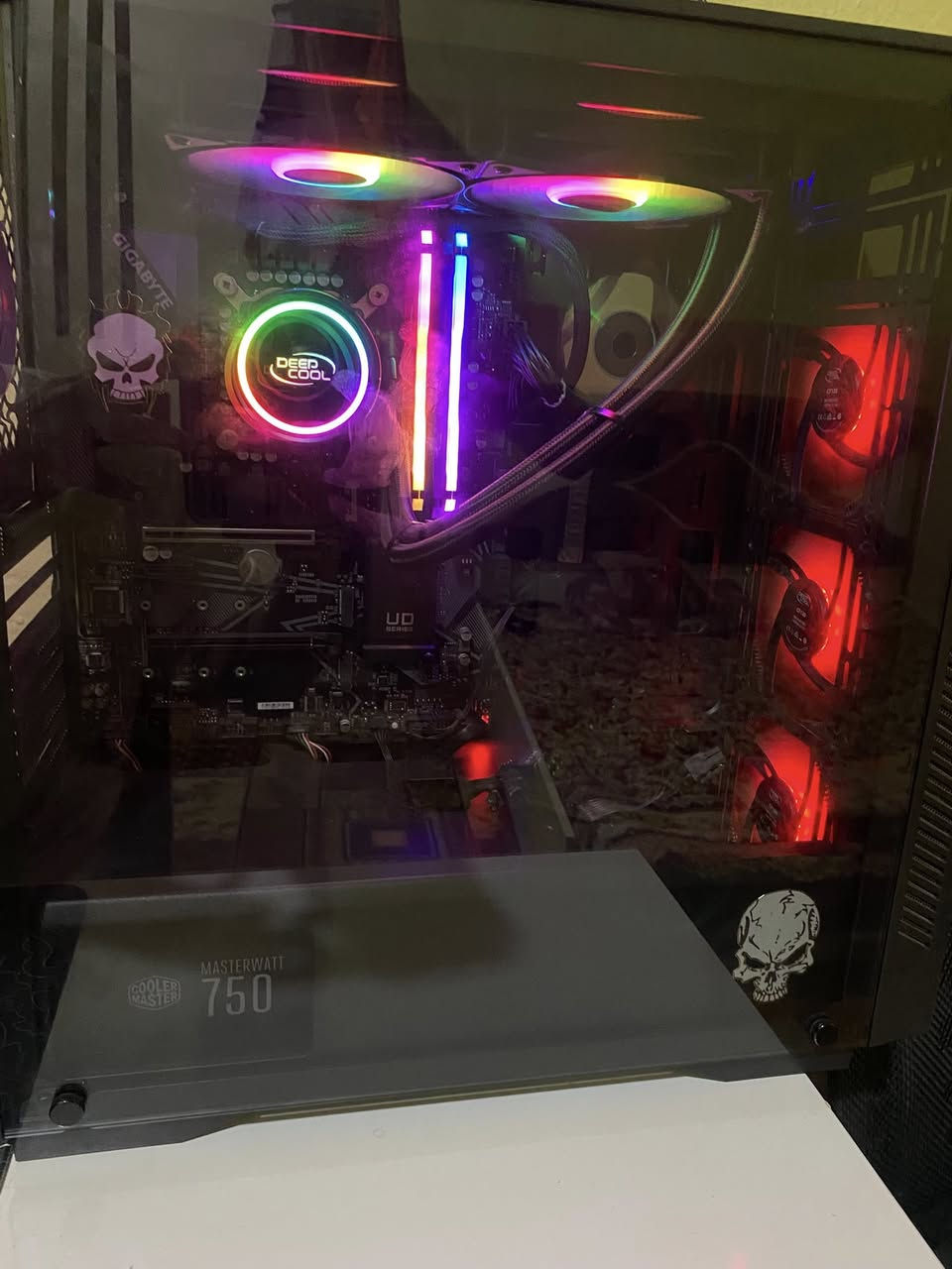 تجميعة بدون كرت

Cpu i7 11700kf

Mb z590 gigabyte ud

Ram 32gb 16.2 3200 corsiar vangance 

Hard m.2 512 Samsung 

Psu 750w cooler master gold

مبرد مائي من ديب كول 240ml

Case deep cool

السعر 860 الف

مكاني بصره رقمي ***********
