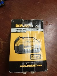 بطاريتين ديوولت اصليات مستخدمات كلش قليل انتاج 2016 18 فولت 4 امبير حط...