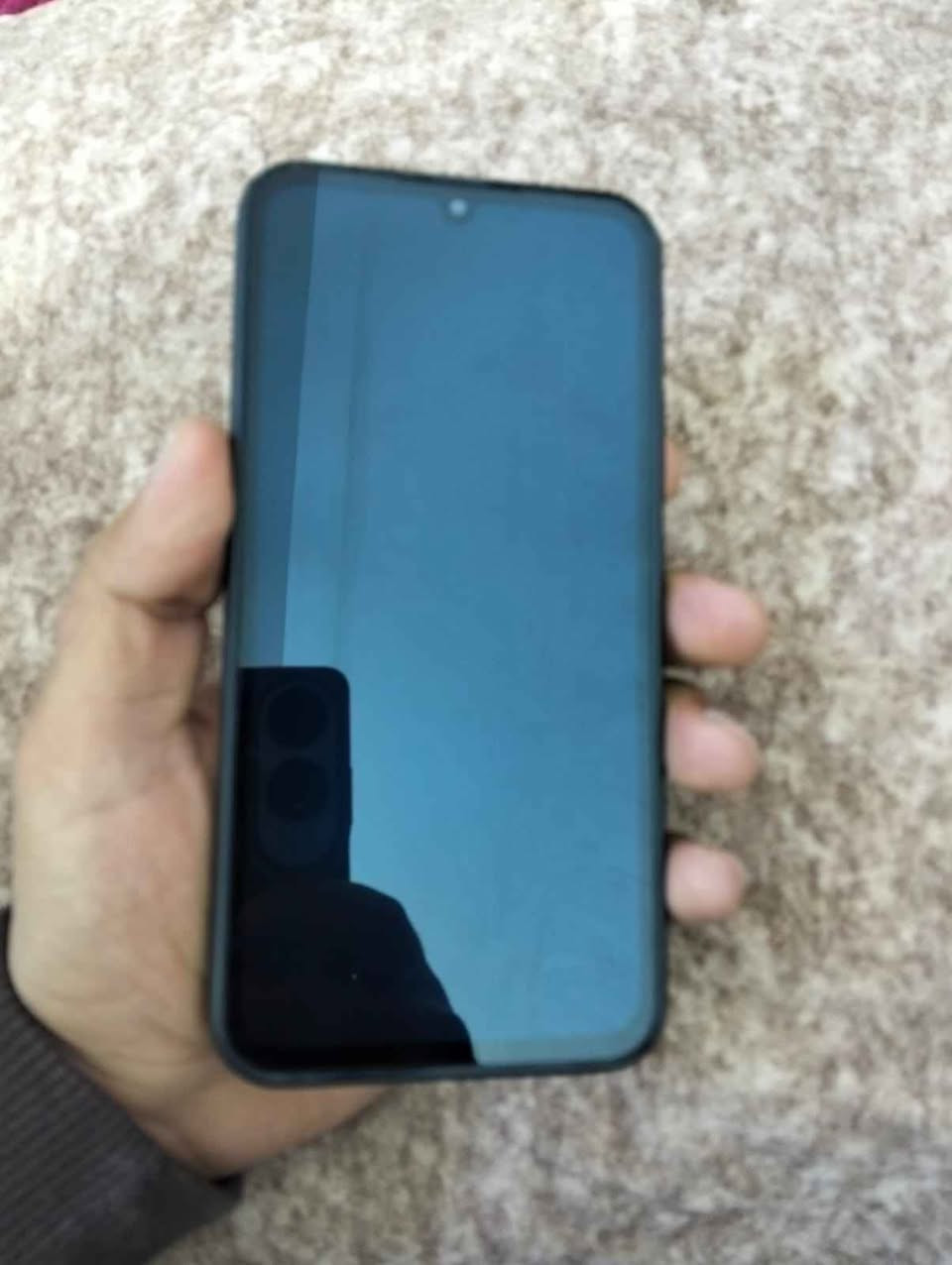 سلام عليكم A34للبيع الجهاز ما مصلح ولا امبدل بي اي شي بي شخوط بسيطة بشاشة والظهر سعره 175 عنواني بغداد البلديات قرب ساحة الحمزة رقمي *********** بغداد, العراق
