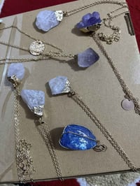 قلايد • احجار طبيعيه • ٧ قطع