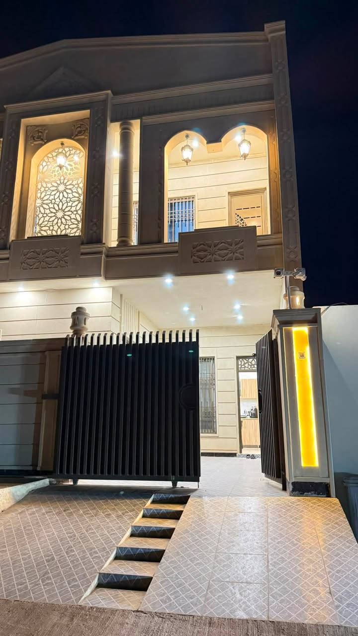 السلام عليكم 💙
دار ملكي فول من #بناء و #مواصفات ✅❤️

دار للبيع في تكريت الديوم التصنيع قريب على الشارع الرئيسي

المساحه الكلية 300 متر ✅

الواجهه 15 النزال 20

عرض الشارع : 12 متر ✅

مساحه البناء 200 متر + 100 متر حديقة ✅

الواجهه 10 النزال 20 

⭕️ركز على المواصفات الي موجود بداخل الدار ✅

: كراج + حديقة مجاور البيت + مطبخ حار بارد مجهز مع الكاونتر و الطباخ + استقبال + صالة وسطية مفتوحة على المطبخ + 4 غرف نوم مجهزه بسبالت + صحيات عدد 4 + الارضية مرمر + الواجهه حجر اخضر + طاقة شمسية 20 امبير ✅

للاستفسار اكثر مراجعة مكتب عقارات السردام 📍✅

***********
