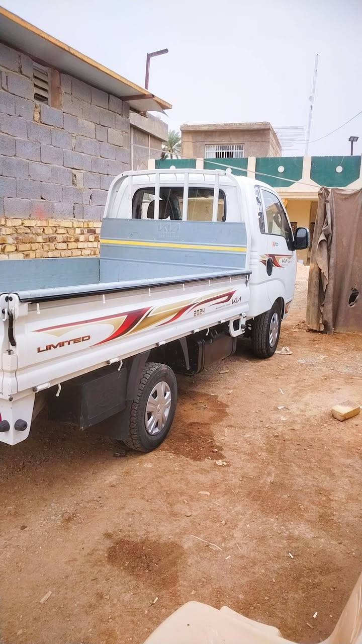 كيه حمل 2700
مديل 24
ضربه بالباب البدي الوره
سياره زيره وضع شركه
ماشيه 46
اني لا بياع ولا شراي
بس ضروف ابيع
قيم بما يرضي الله وهله بيك
***********
