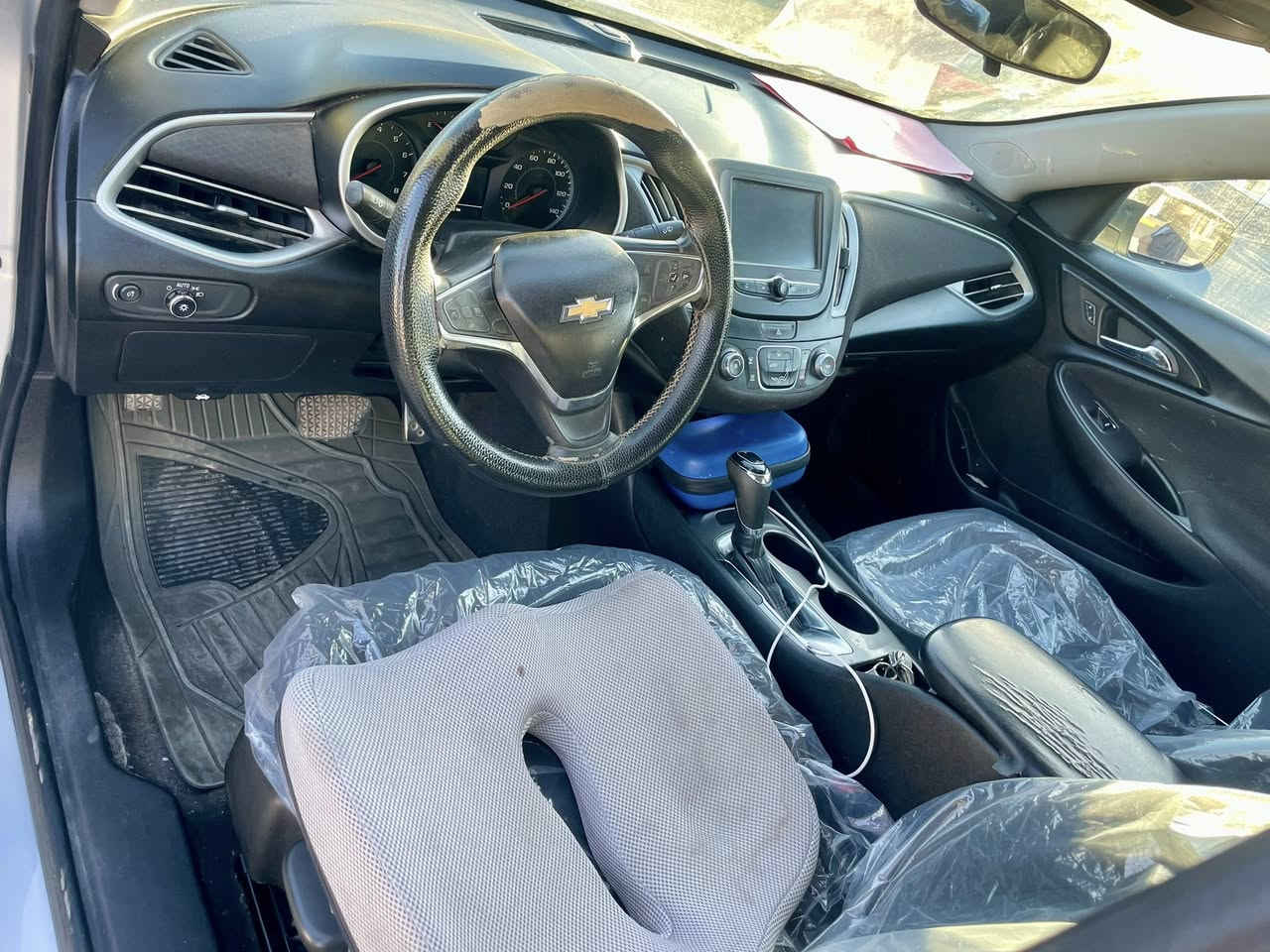 سلام عليكم ، للاستفسار الاتصال ***********
ماليبو ٢٠١٧ 
الرقم الجديد وتجديد السنوية والهزة حسابهن علينة
ضرر امريكا واضح بالصور
ماكو اي ضربة بالبجم
وهنا صبغت بيها صفحة عكس السايق بدون ضربة
عليها ادامة كاملة عدا شغلات بسيطة
مازدات زنون ودعامية وبروجكتر شكل الجديد
 راديتر تبريد وراديتر مي وكمبريسر وتفرعاتة جديد
تيربو جديد
عبوة فيتبم جديد
بلكات
صدر ٩٠٪؜
نقصها راديتر تدفئة وبداية اذاين
مكانها بعقوبة
السعر ٨٧
