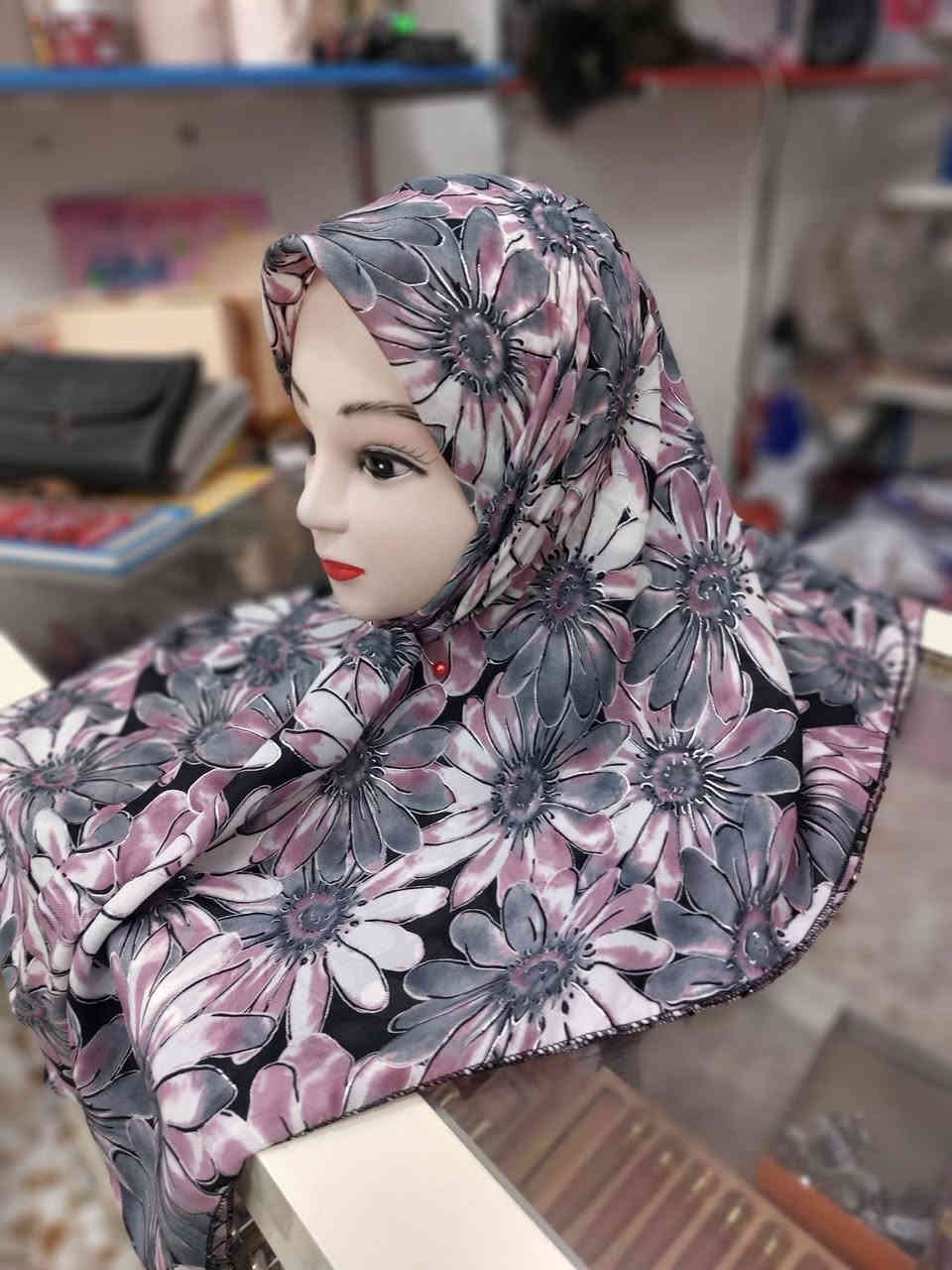 💫 ربطة جرجيت خليط قطني 💫
خامة ممتازة وناعمة تريح الراس وتثبّت الحجاب 🌿
📏 القياس: 110
🎨 ألوان جميلة وجذابة تناسب كل الأذواق
💰 السعر مناسب جداً (يعني جودة عالية بسعر يرضّي 😍)

✨ ربطة أنيقة، عملية، وتكمل ستايلچ بكل وقت ✨
لا تفوّتينها… الكمية محدودة 🔥

🏬 حجابات وكوزمتك الهادي  
📍 بابل – الحلة – البكرلي
📱 واتساب / اتصال: ***********

💖✨😊🌸🔥
