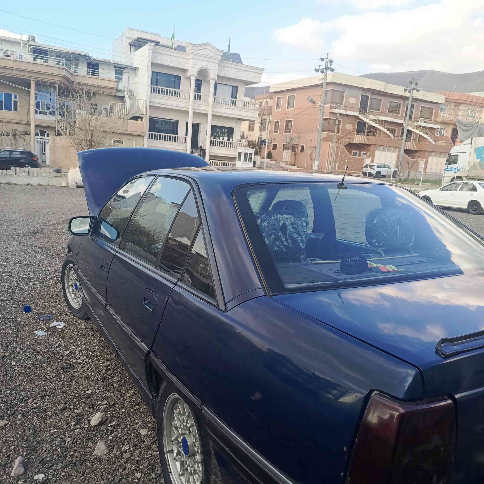 ئوبل ئونيگاصالون 
1992سه نه و تا زه هه زه تازه يه به ناو خو مه وه يه مه كينه و كيره به شترت سه ياره كه مالي دؤ سته 
35 كه مك مه عمه له ***********
