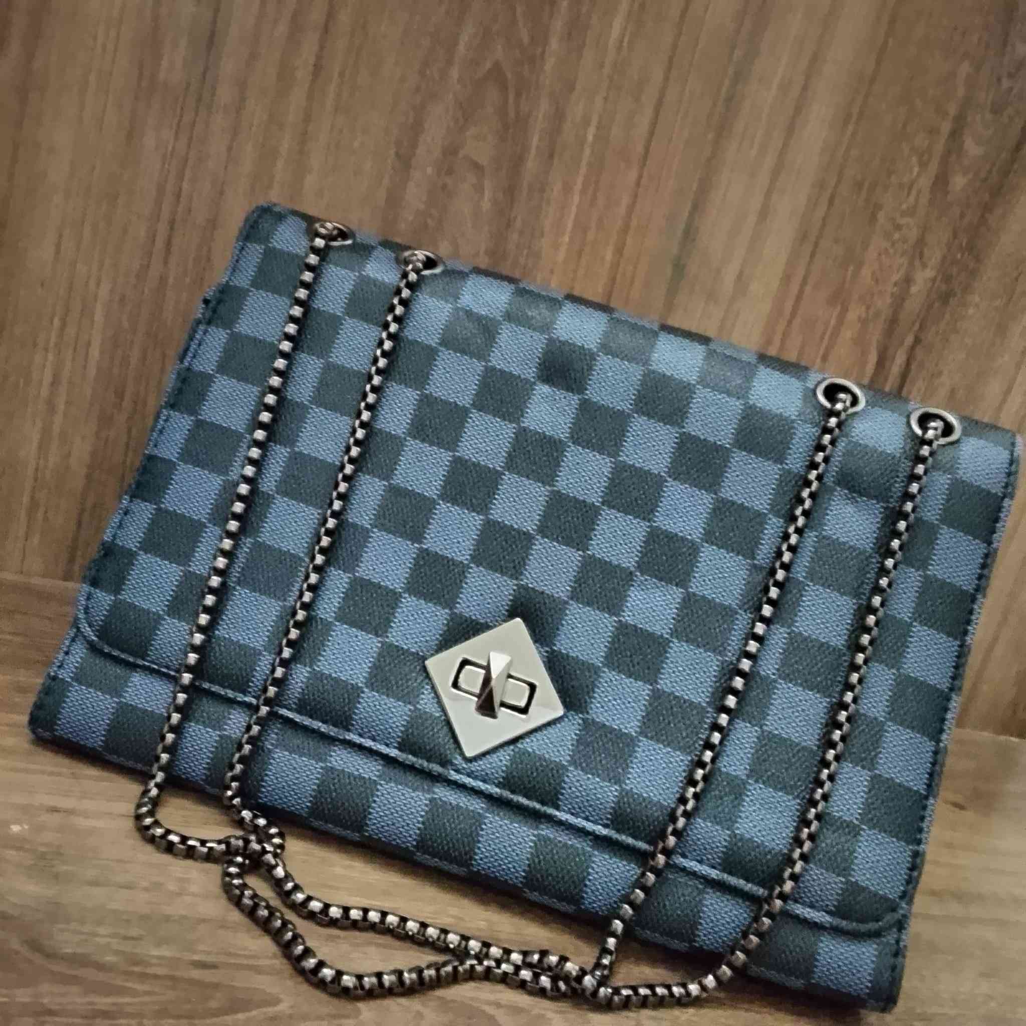 ميني باك باحدث موديل ✨🫰
شتريهة وضميهة للعيد بعد شكم تصعد الاسعار..... 
لحكوا عالعرض قبل نفاذ الكمية.... 
#للحجزخاص


**إذا كنت صاحب هذا الإعلان وتريد حذفه لأي سبب، رجاءا أرسل رسالة إلى الدعم الفني**