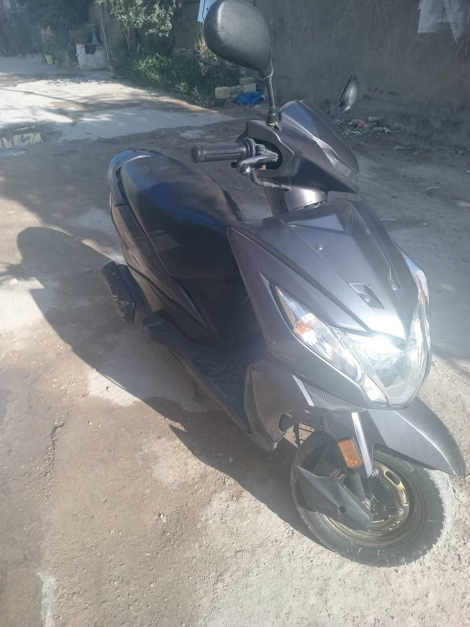 السلام عليكم داجه هونده مديل 21 نضيفه شرط وين مايعجبك افحصها ***********
