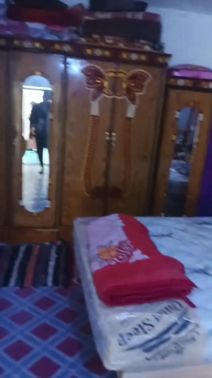 غرفة نوم للبيع بسعر مناسب ام خامس بيبان اللسفار على خاص الي ريد يراسلني خاص وبي خير ودلل 😊😊❤❤


**إذا كنت صاحب هذا الإعلان وتريد حذفه لأي سبب، رجاءا أرسل رسالة إلى الدعم الفني**