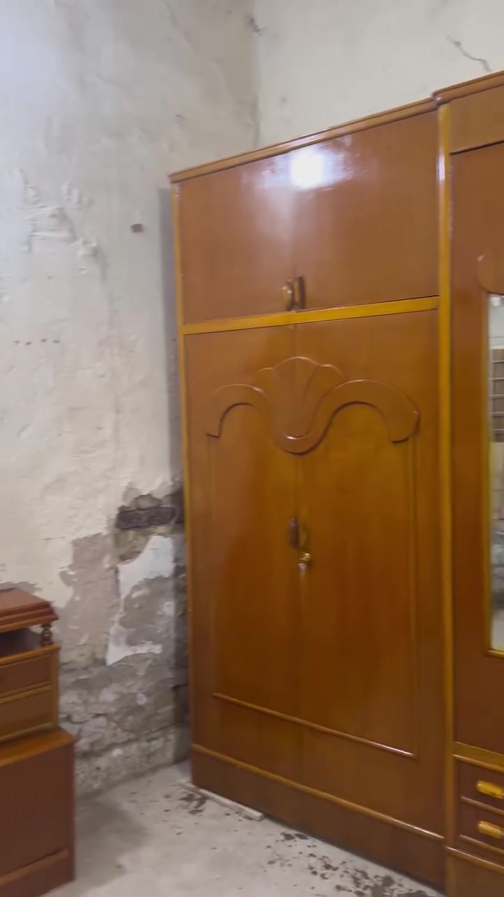 سلام عليكم غرفه نجاره صاج تزكام داخل خارج صاج ثكيله مستخدمه نظيفه السعر ١
٧٥٠ العنوان الحله ***********
