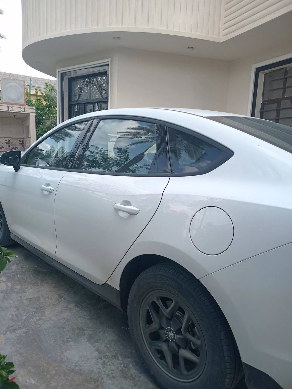 كن بلاس كفاله عامه ماشيه ٢٧٠٠ رقم بغداد مميز السعر 18.100  وبيها مجال بسيط 
العنوان بغداد  ***********
