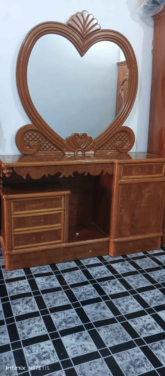 للبيع ميز مراية وزاوية وكومديات تسكام ثقيل النجف, العراق


**إذا كنت صاحب هذا الإعلان وتريد حذفه لأي سبب، رجاءا أرسل رسالة إلى الدعم الفني**